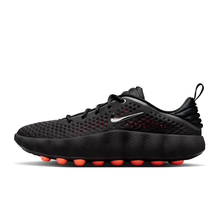 Nike Low-Top Sneakers - Black with Orange Sole Pods