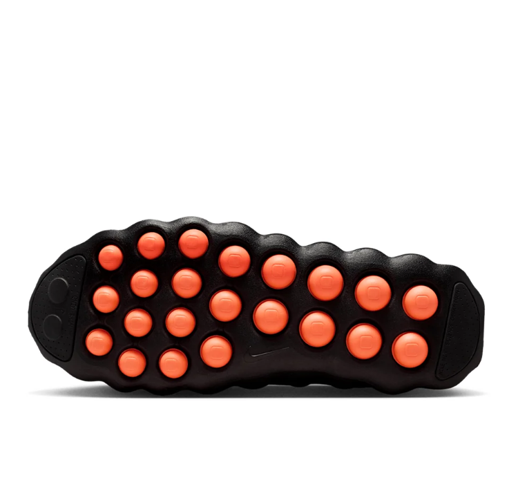 Nike Low-Top Sneakers - Black with Orange Sole Pods