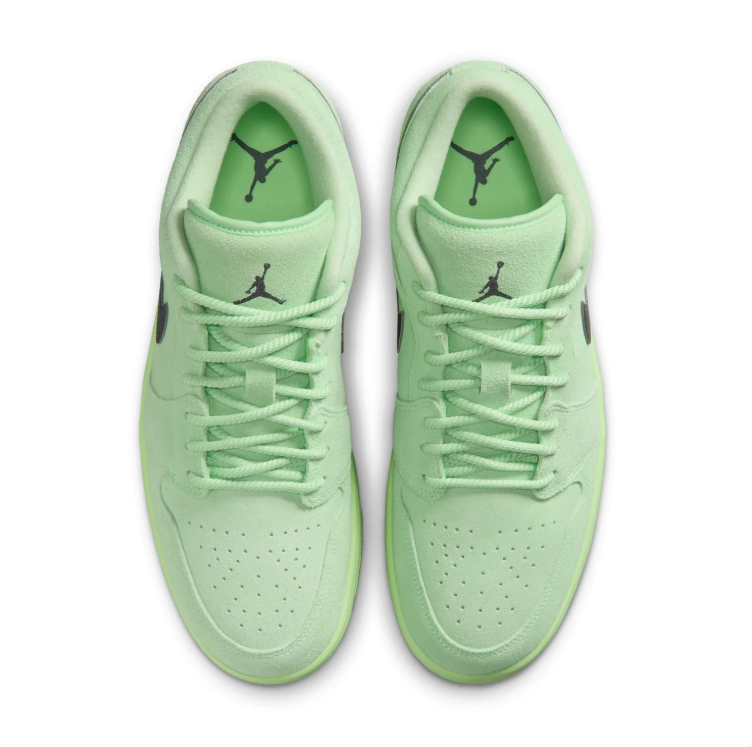 Air Jordan Low-Top Sneakers - Light Green & Black
