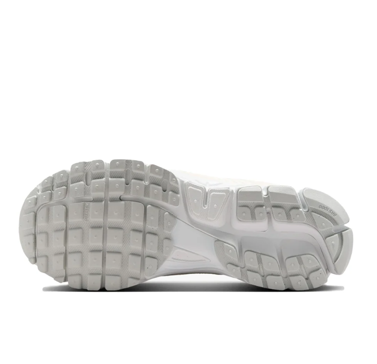 Nike Low-Top Sneakers - Ivory & Cream with Sculpted Sole